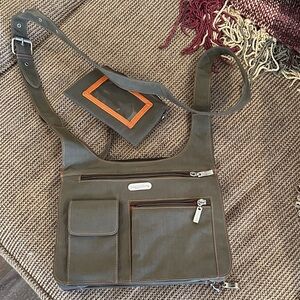 Baggallini City Bag Black Expandable Nylon Crossbody Organizer